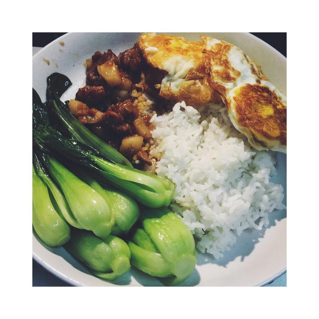 两人两猫家正餐