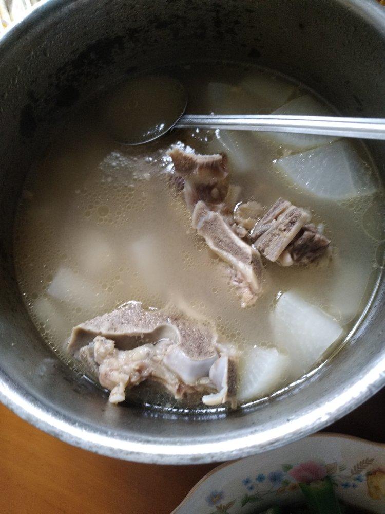 萝卜牛骨汤～男闺蜜教的食谱，超好喝～