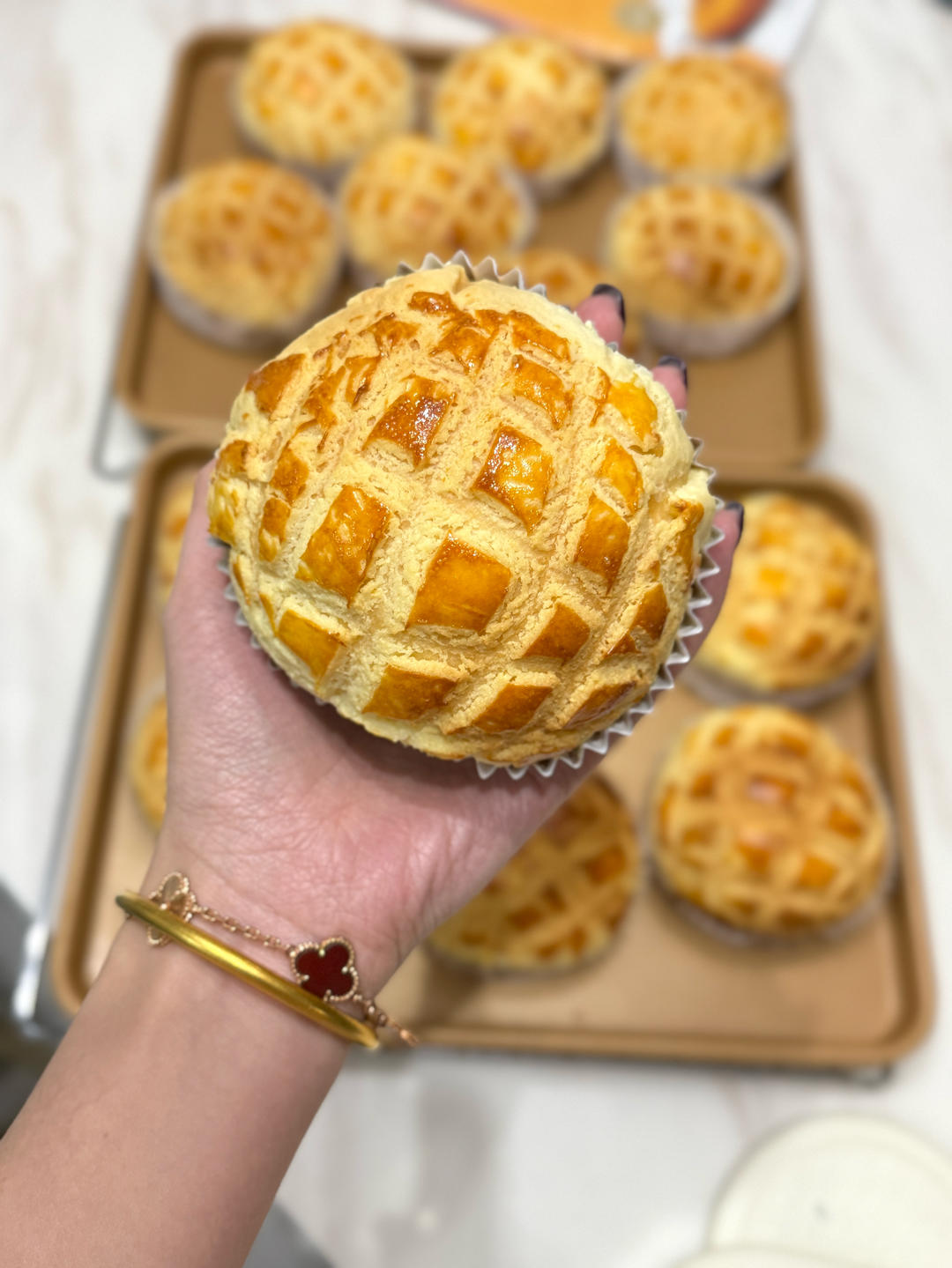 好吃到炸裂的港式菠萝包（附带制作酥皮的小视频）