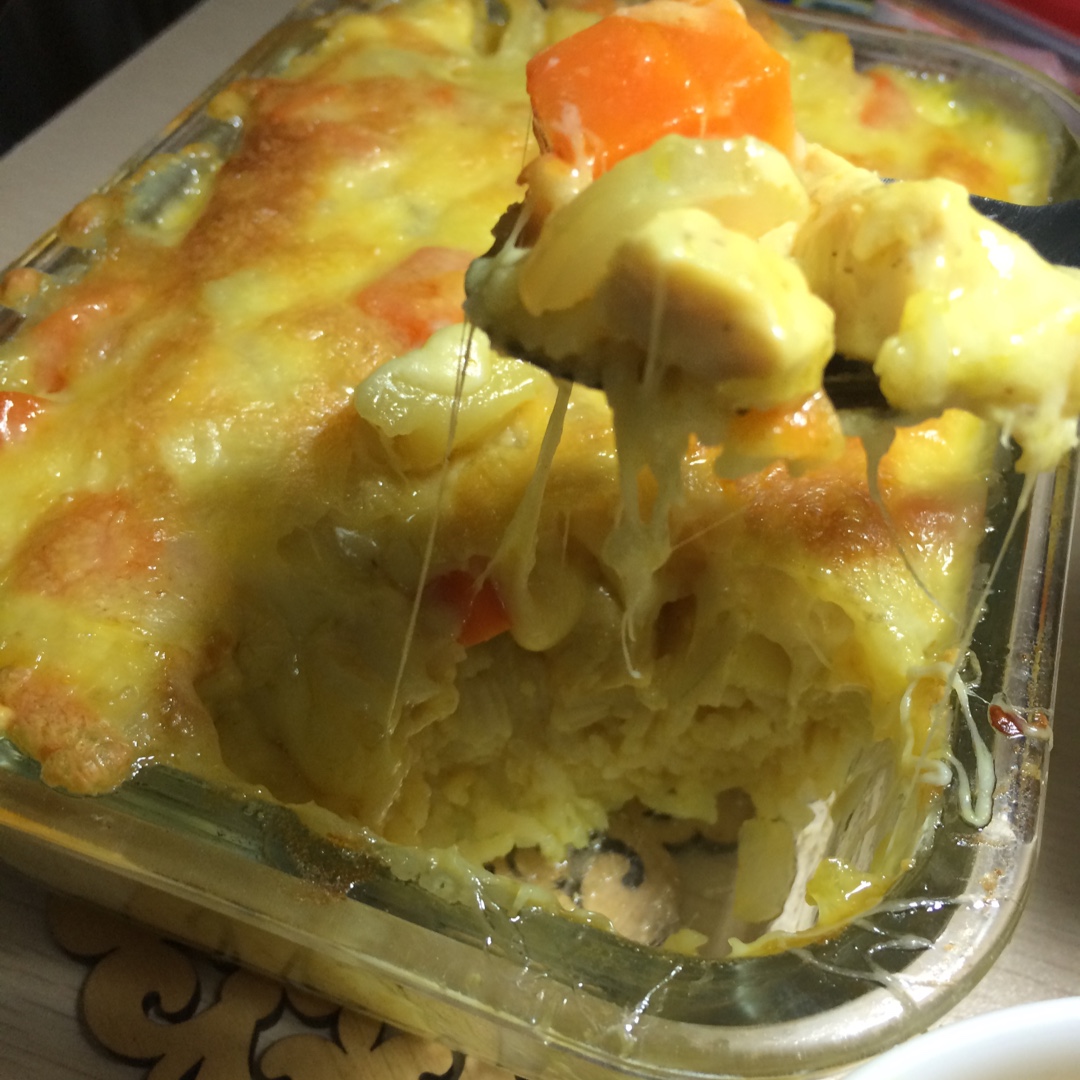 咖喱鸡肉浓情焗饭