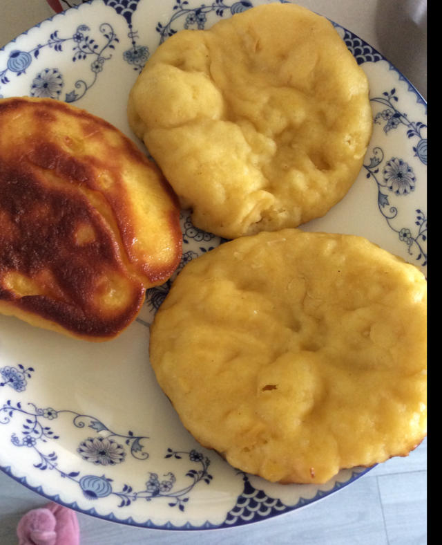 农家乐中的锅贴饼子（玉米饼子 大饼子）