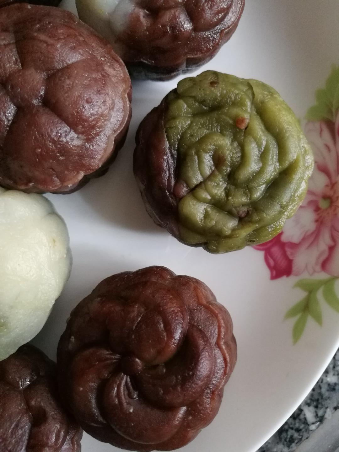 彩色冰皮月饼