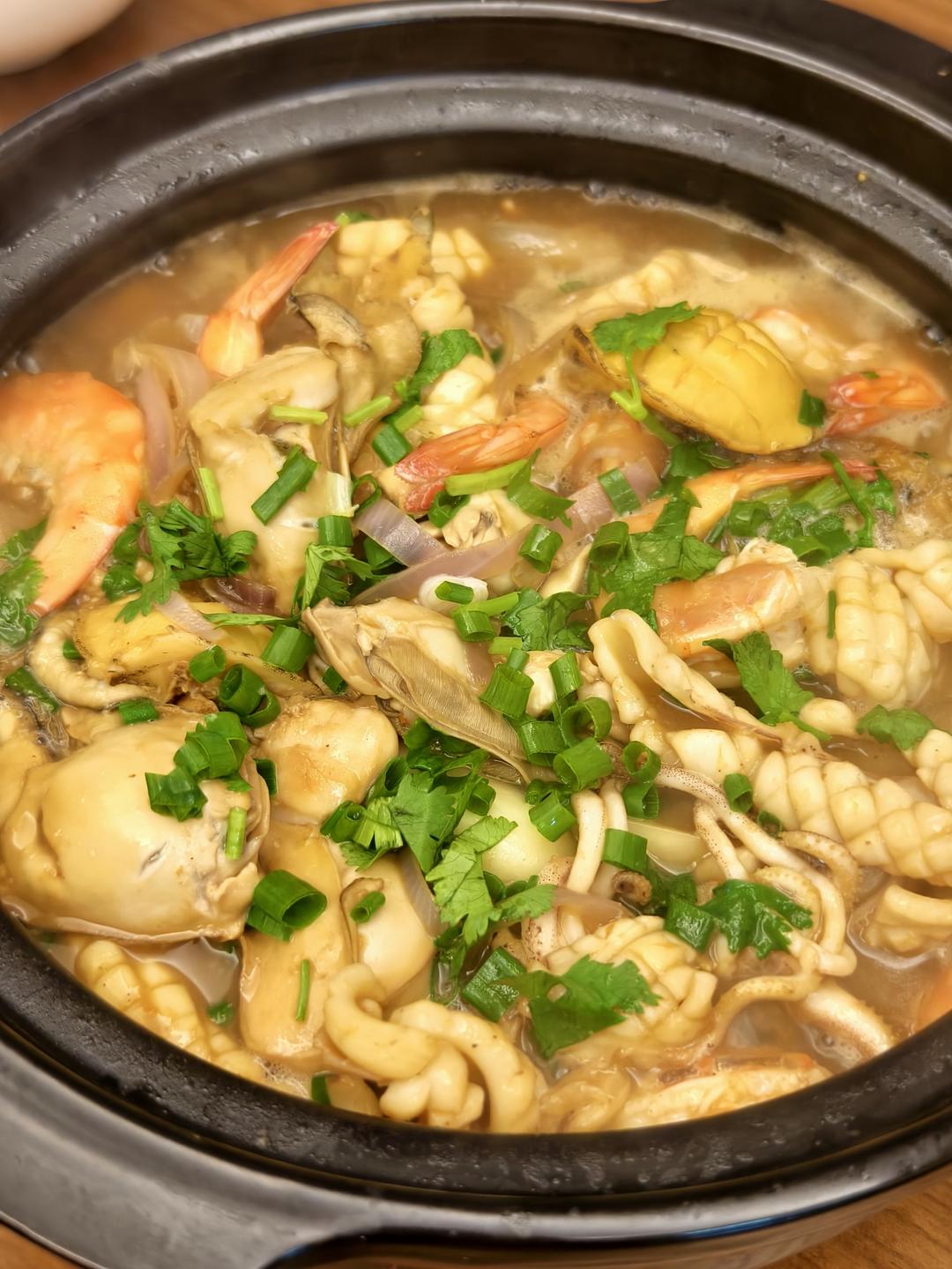 广式海鲜啫啫煲食谱给大家挖来啦，成功率百分百