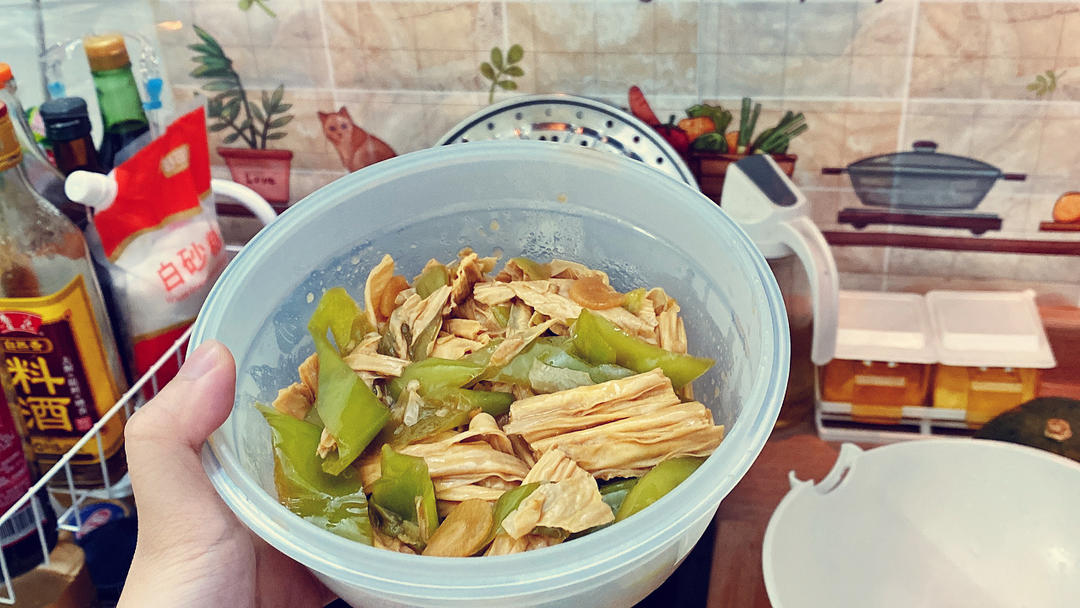 好吃到原地飞起的青椒腐竹