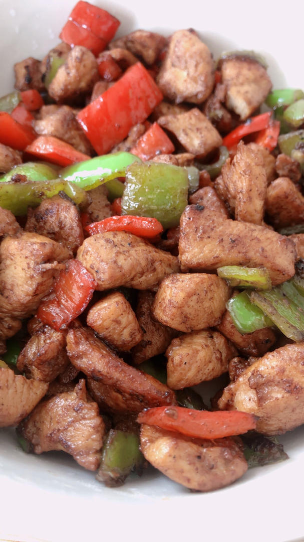 鸡胸肉爆炒辣椒