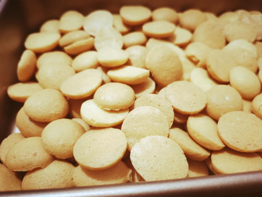 鸡蛋酥饼（无油低卡 儿时的味道 可做雪花酥）的做法