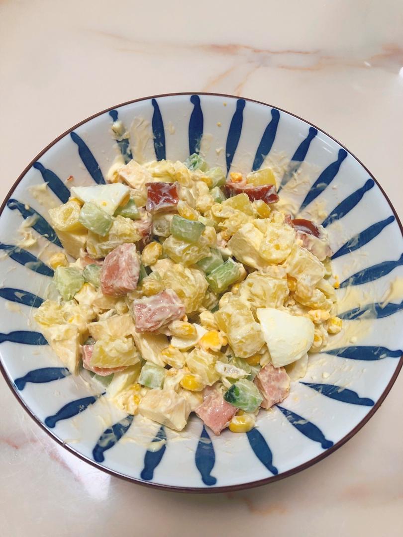 难以抗拒的经典土豆沙拉