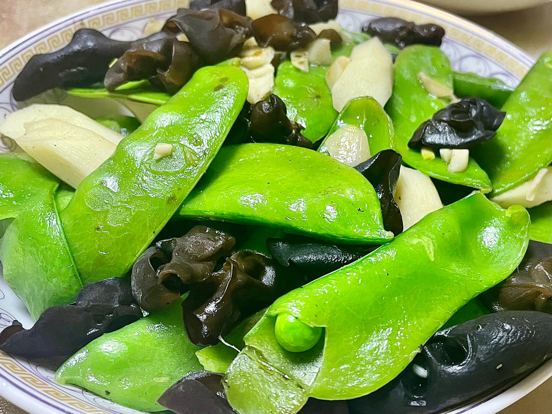 简单好吃的山药木耳炒荷兰豆