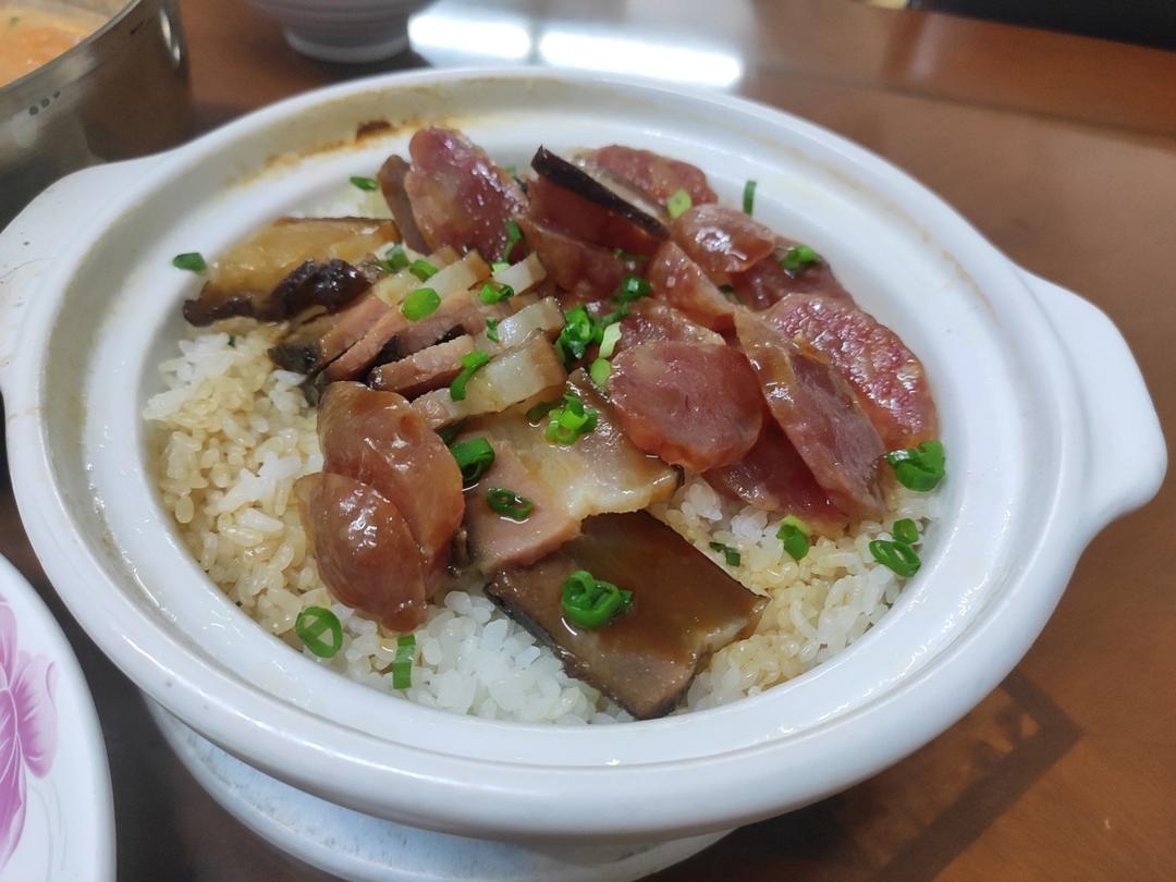 腊味煲仔饭，20分钟饭菜同出