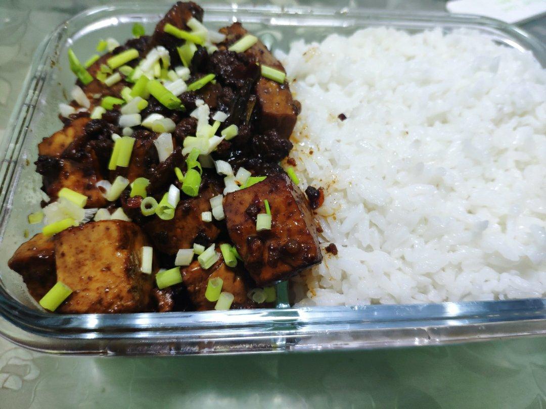 牛肉麻婆豆腐