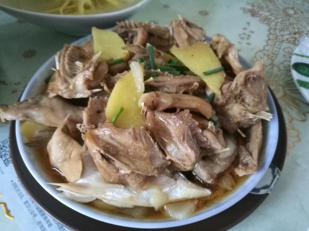 鱼蒸鹌鹑的做法