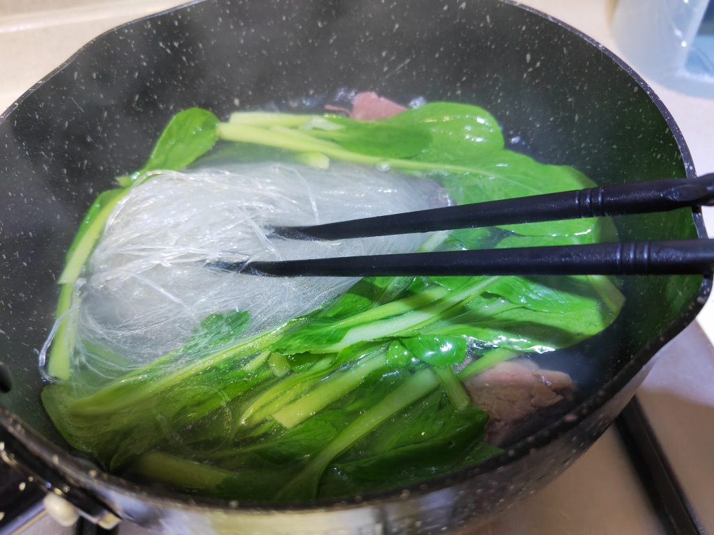超快手咖喱牛肉粉丝汤的做法 步骤6