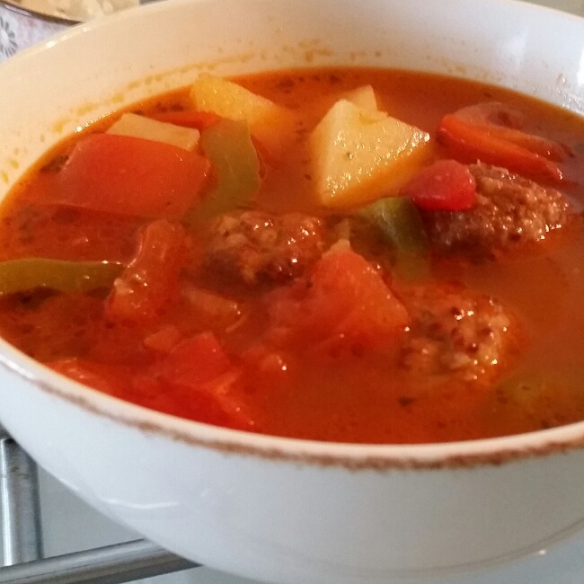 番茄土豆牛肉丸子汤