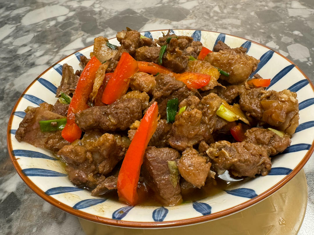 传统正宗的啤酒鸭配方和做法，鲜嫩香浓，只需炒千万不要焯水