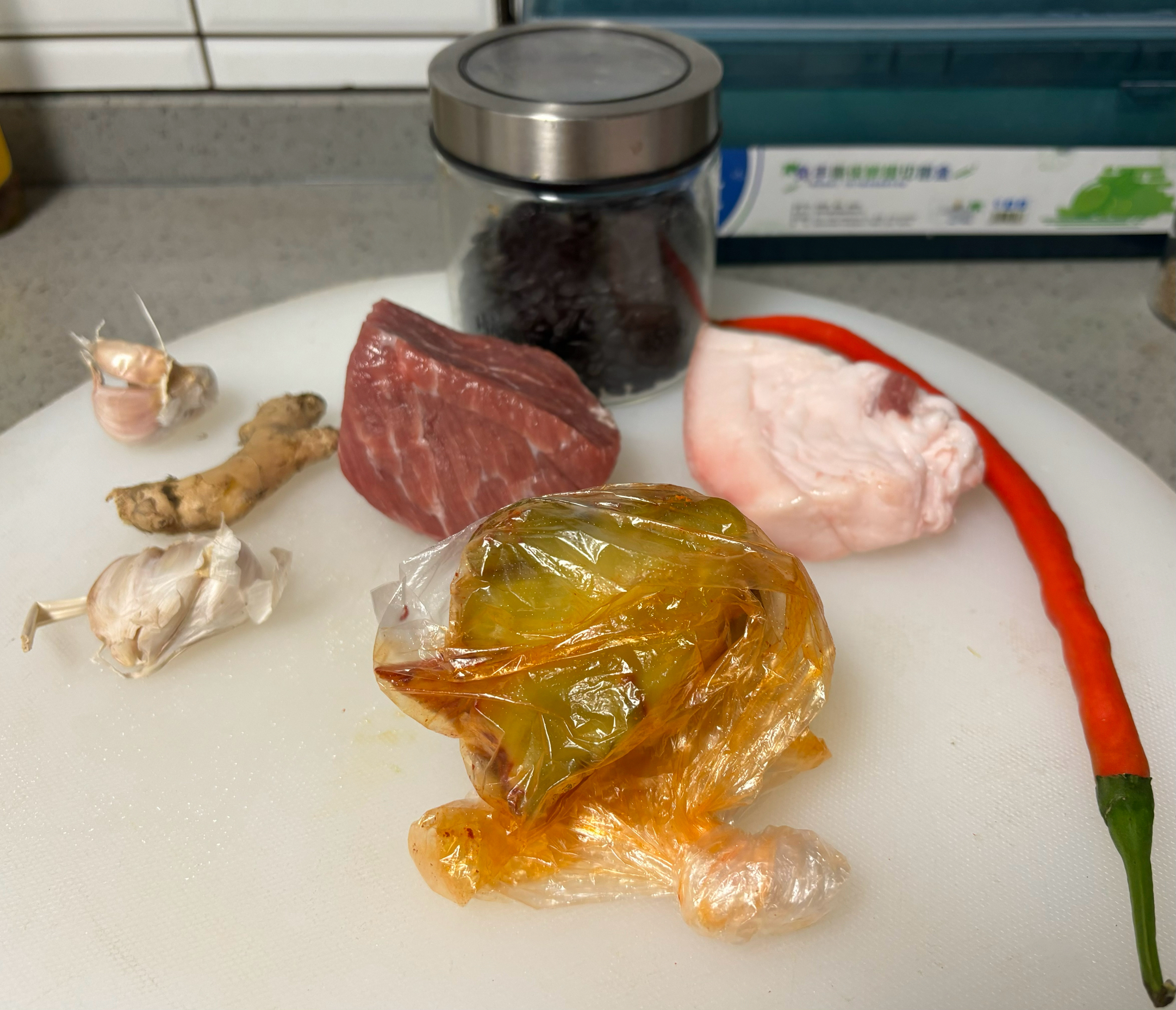 家常菜：榨菜炒猪肉的做法 步骤1