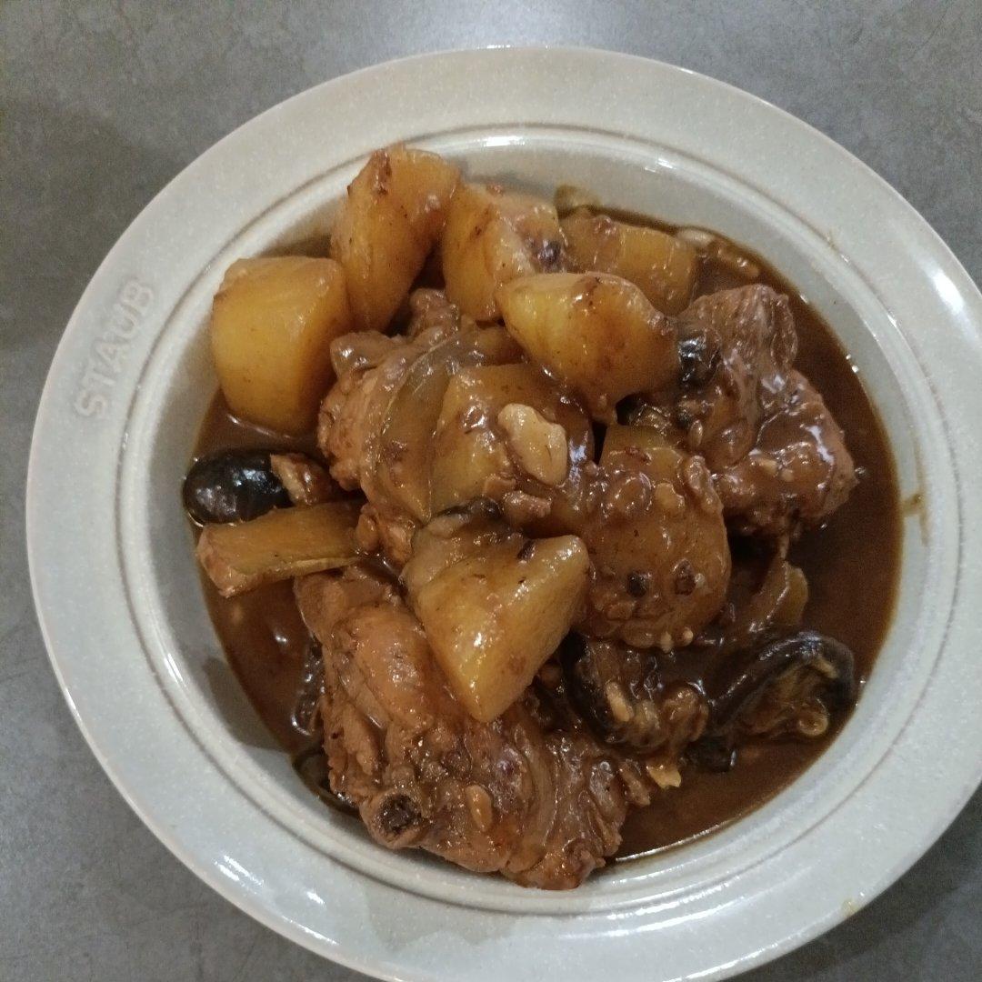 超级下饭土豆香菇炖鸡腿