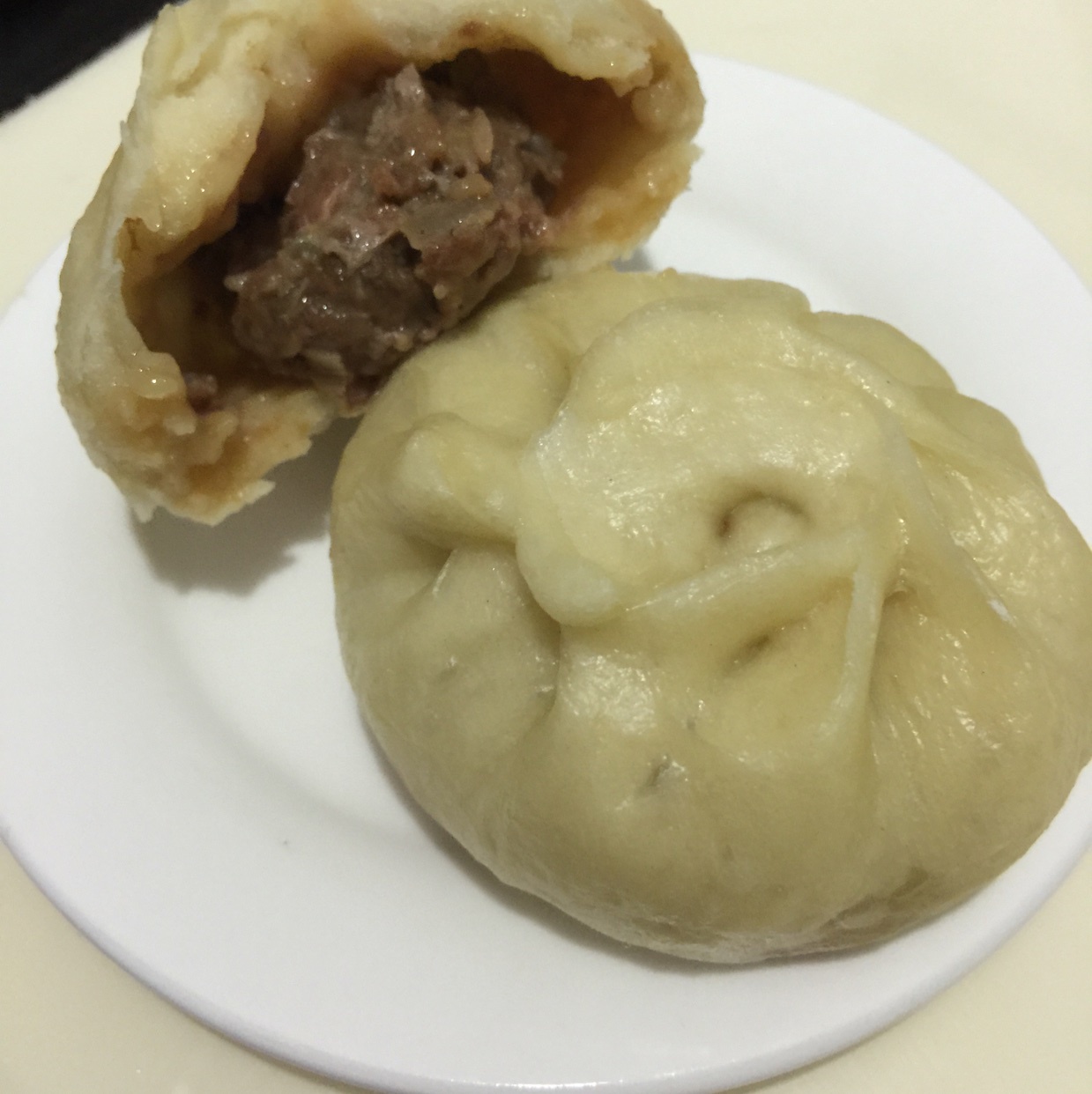 臭美妞儿1做的鲜美多汁的洋葱牛肉包子