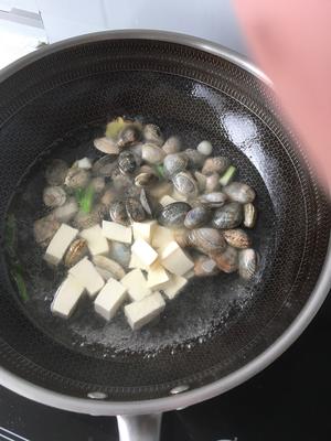 超快手豆腐花蛤汤的做法 步骤4