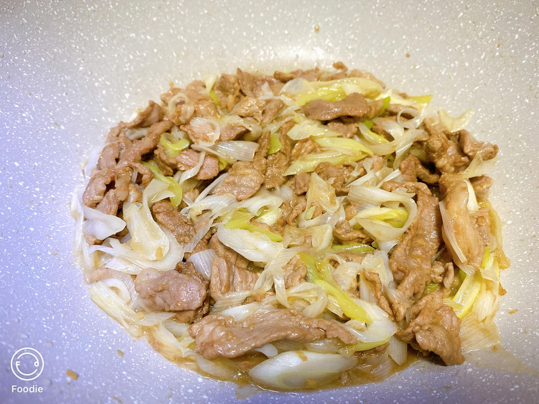 东北大葱爆五花肉（梅头肉）
