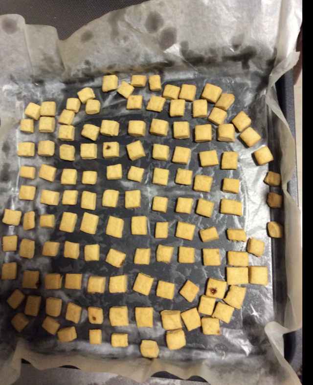 牛奶方块小饼干