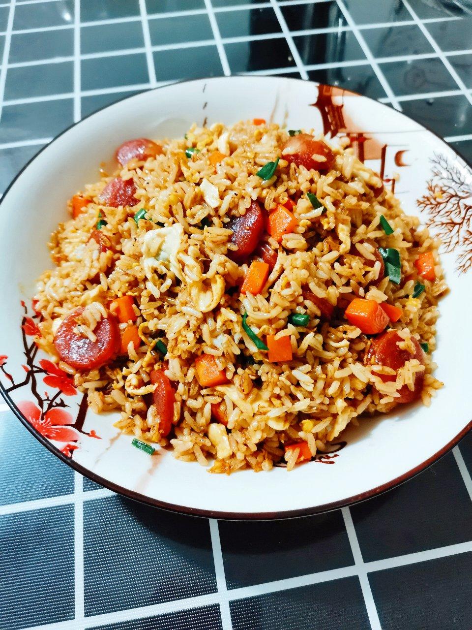 【原创】超级好吃的快手腊肠黑椒炒饭