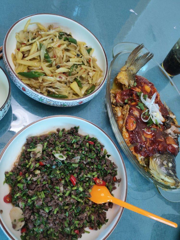 新手家常蒸鱼（附鲜美小秘诀）