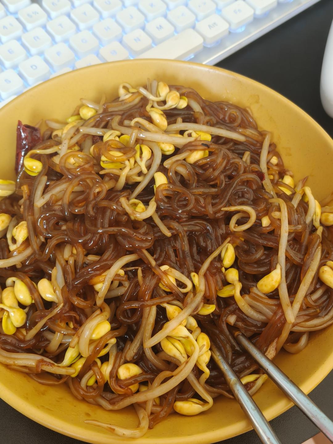 黄豆芽炒粉条