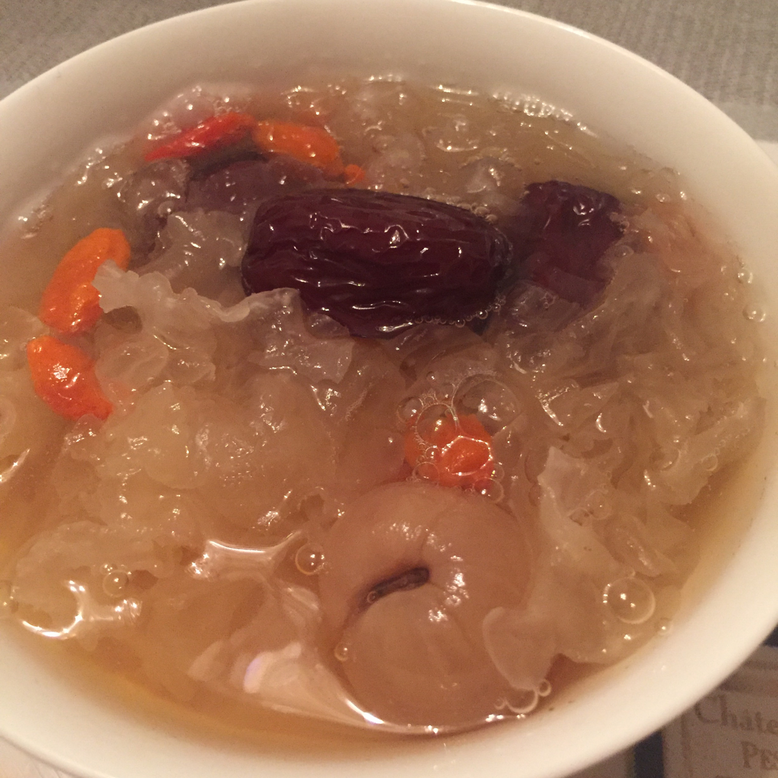 红枣银耳莲子羹