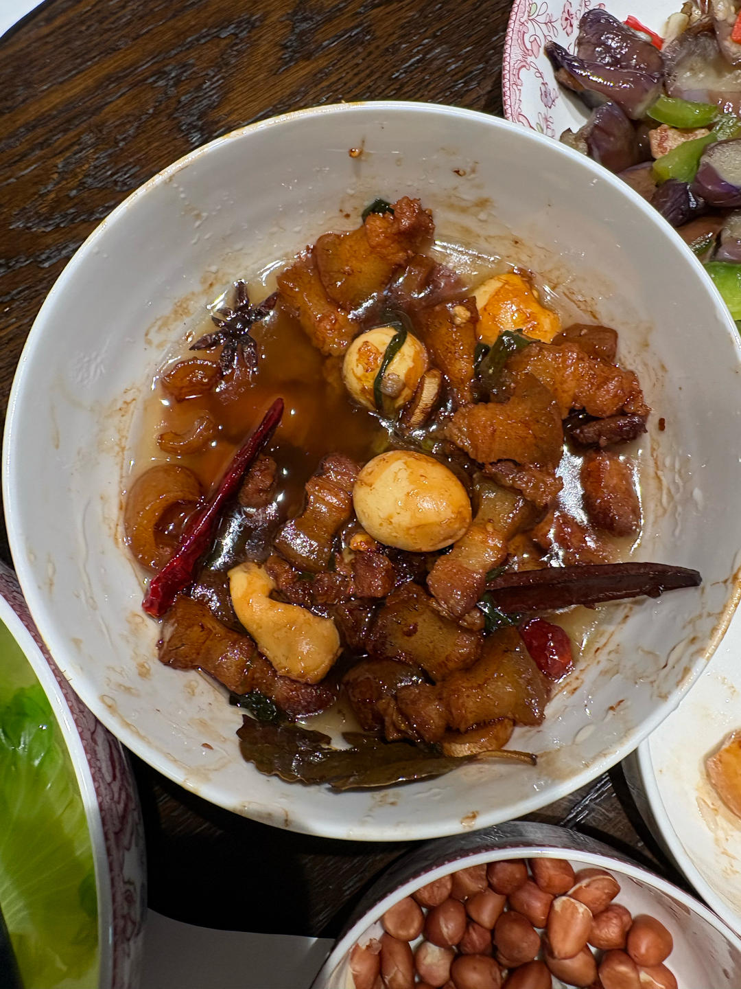 红烧肉炖鹌鹑蛋
