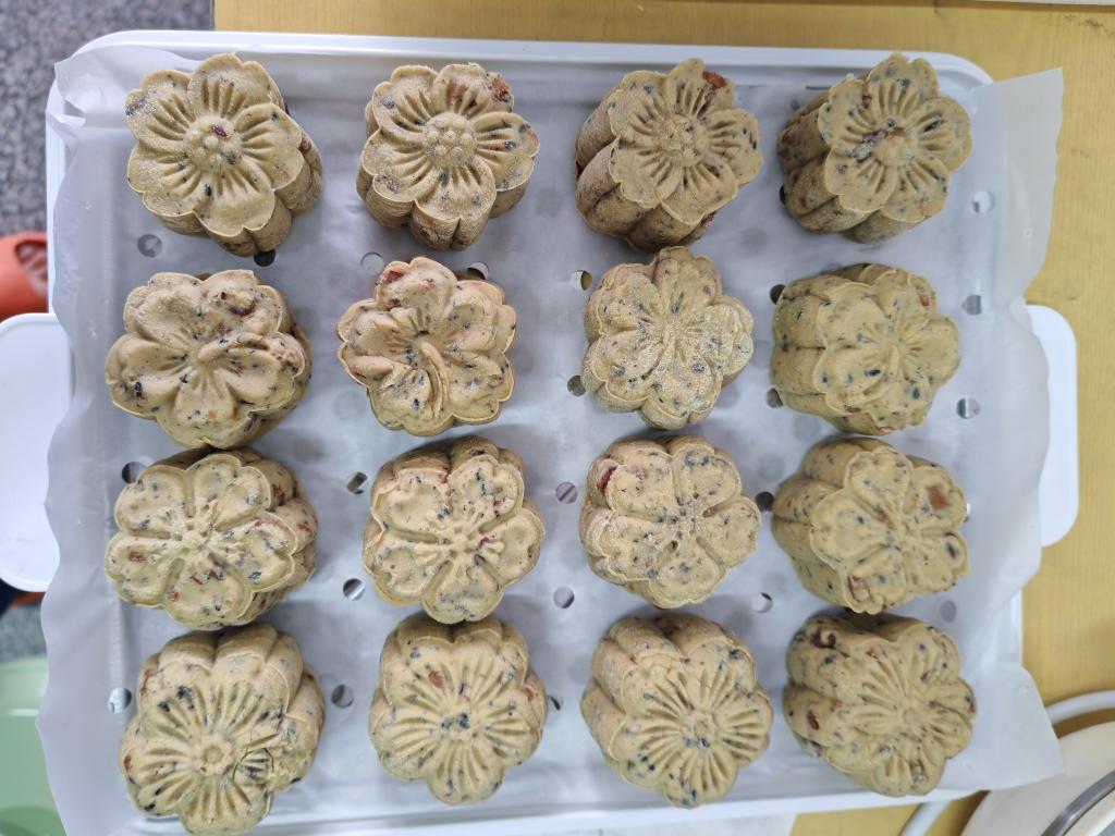 山药红枣黑芝麻馒头