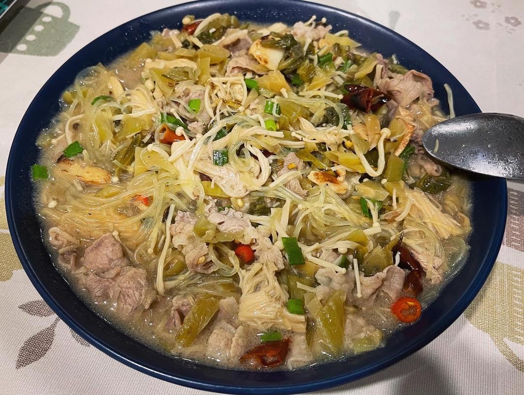 酸菜肥牛粉丝煲