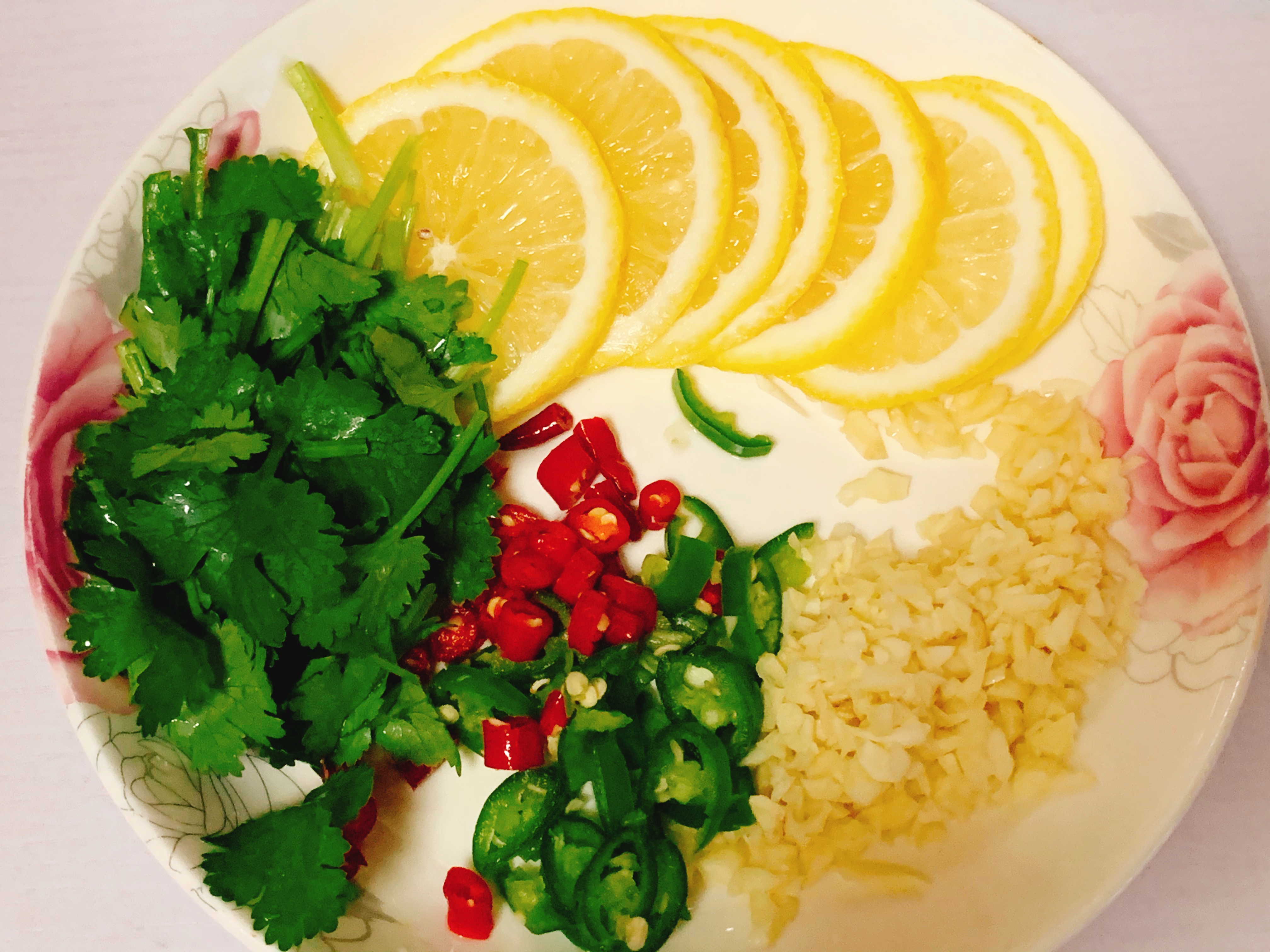 🌈清新又美味的泰式柠檬花甲❗️酸辣开胃的做法 步骤1