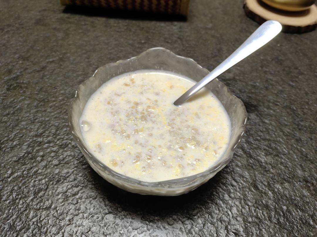 牛奶鸡蛋燕麦
