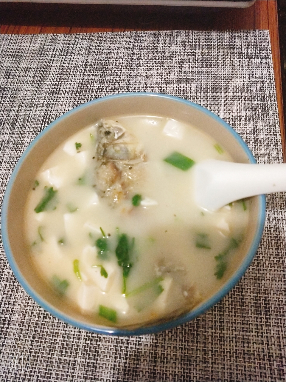 鲜香鲫鱼汤（不腥，下奶，老少皆宜）的做法