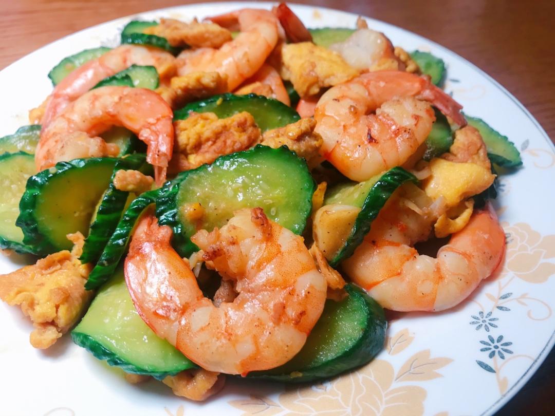 黄瓜片虾仁鸡蛋快手下饭小炒