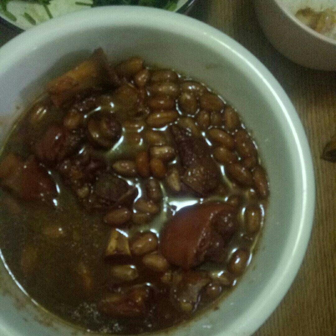 南乳花生猪脚煲