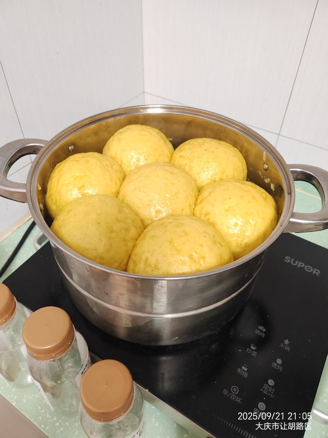 新手也可以--详解如何做出人见人爱、金黄的南瓜馒头