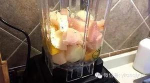芒果蜜桃冰棍，做个纯粹的水果冰的做法 步骤2