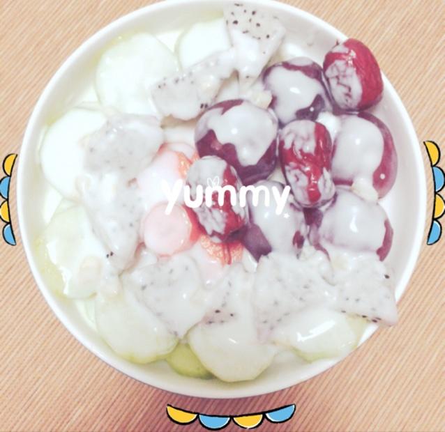 夏日果蔬酸奶餐