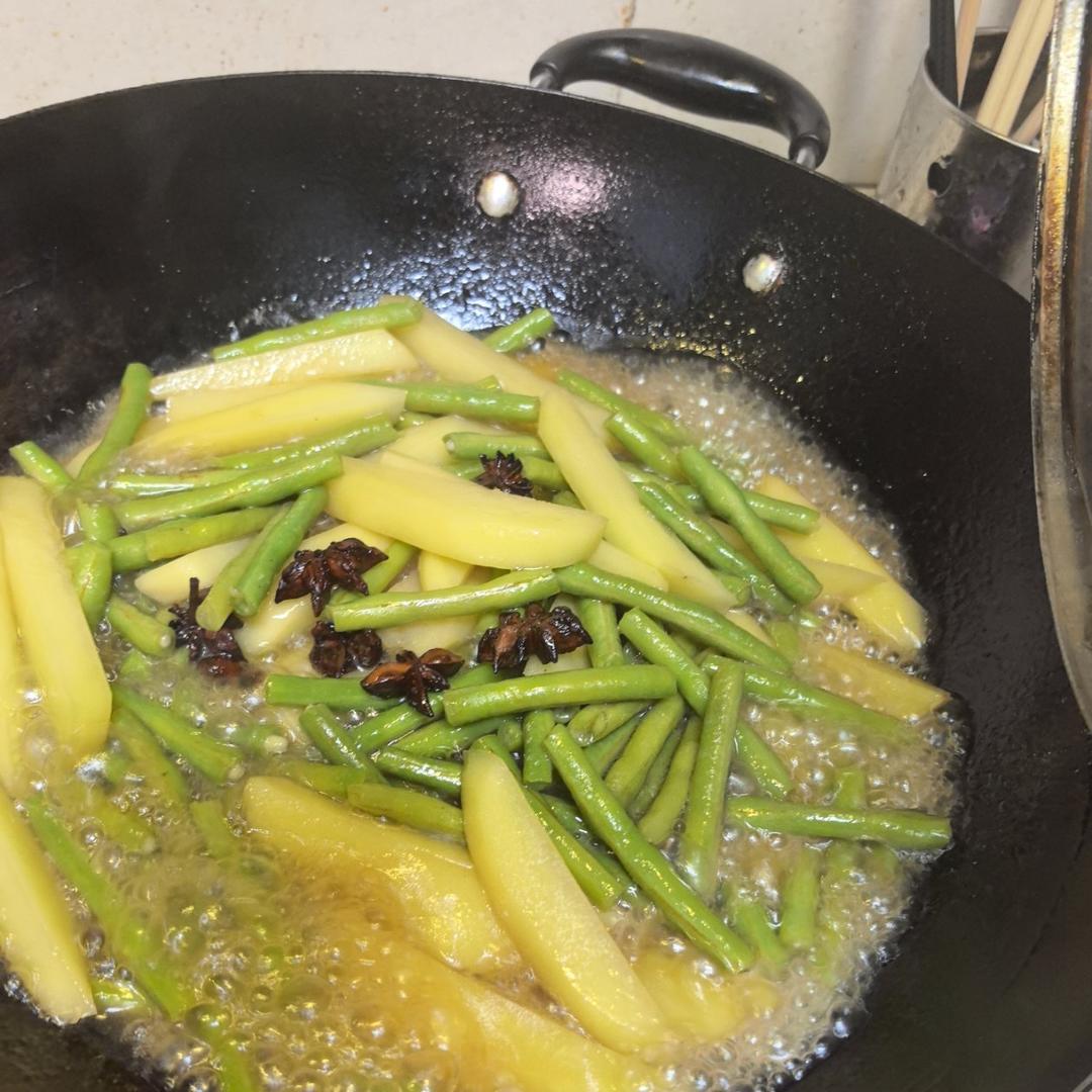 土豆系列（二）有肉香味的土豆炖豆角