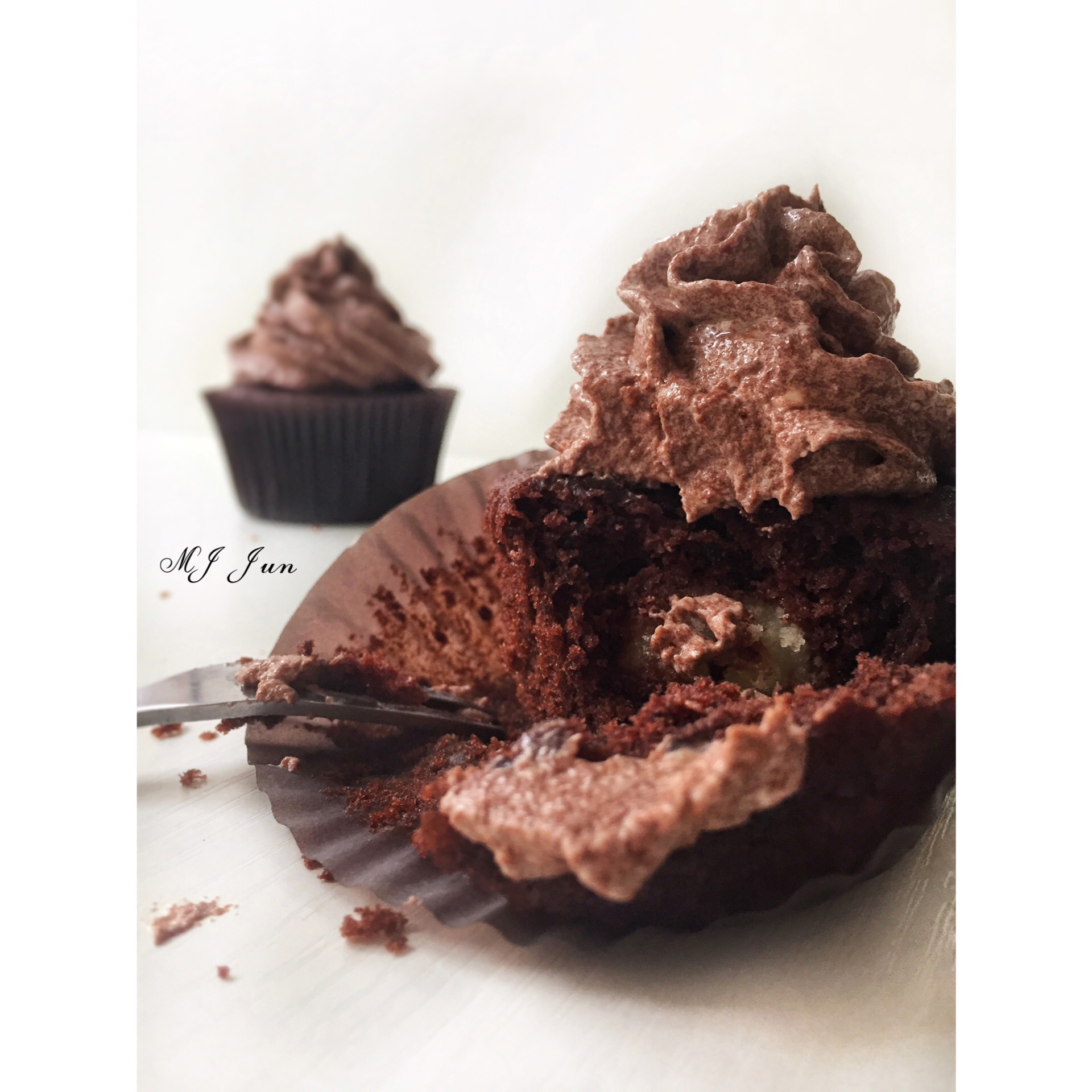 黑巧杯子蛋糕（附立体奶酪霜＋湿润蛋糕体）