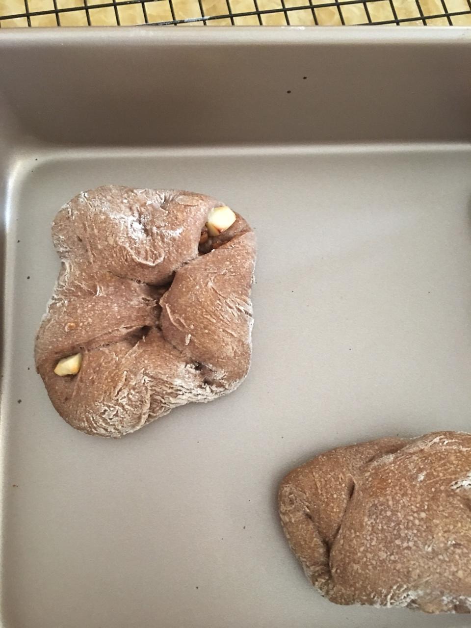 黑麦天然酵种无花果核桃山羊干酪卷（附干酵母版）