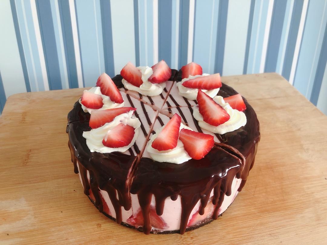 巧克力草莓慕斯蛋糕