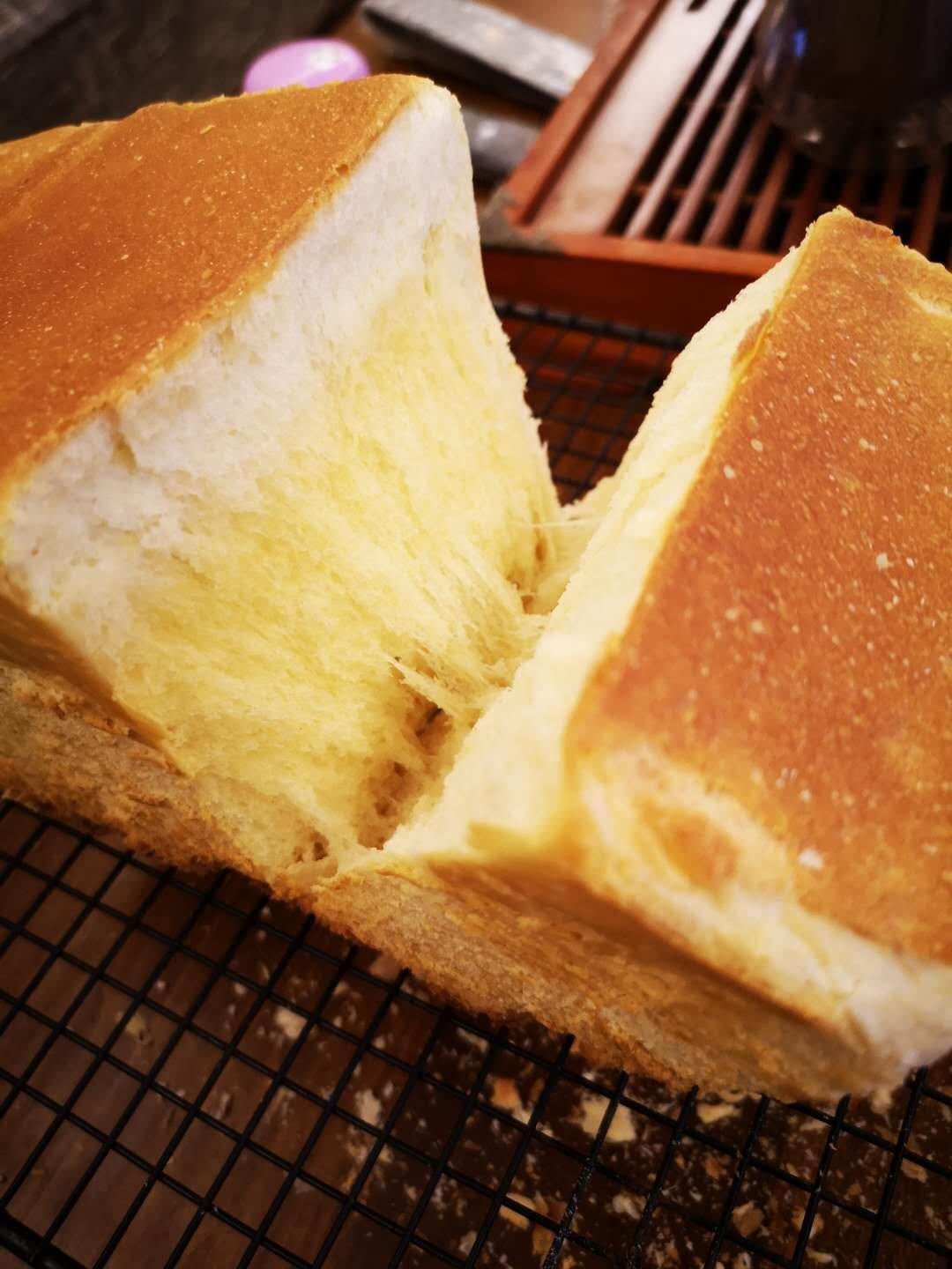吐司，奶香手撕面包，超级香浓
