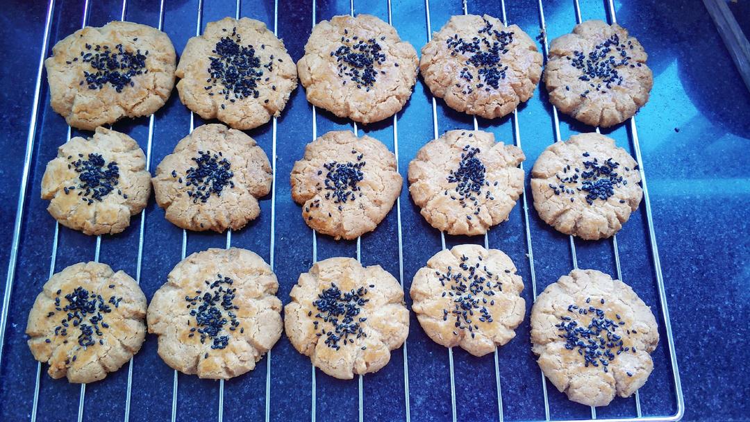 轻轻一按就碎掉的原味桃酥（不输猪油版）