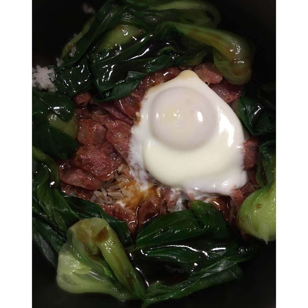 广式腊味煲仔饭