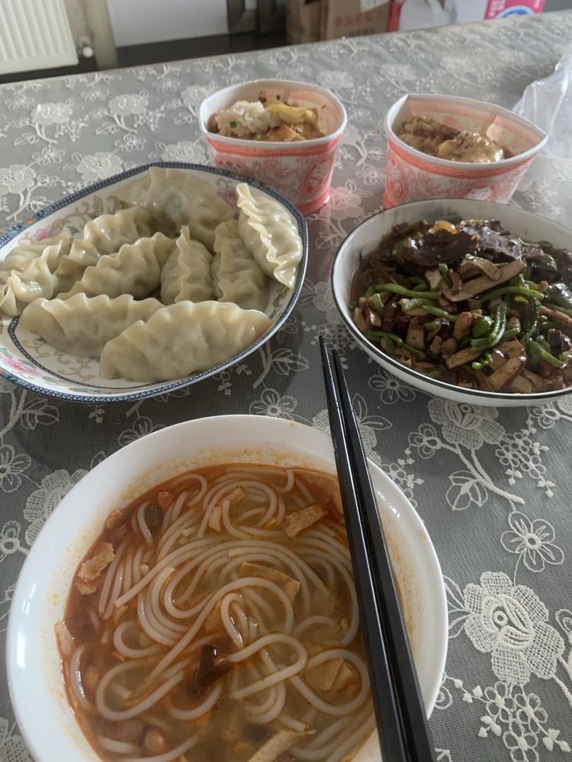 粉店老板娘亲授正宗螺蛳粉教程