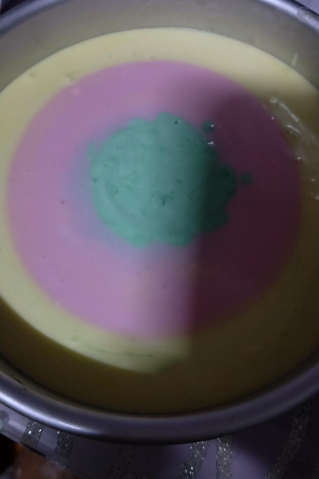 彩虹慕斯蛋糕