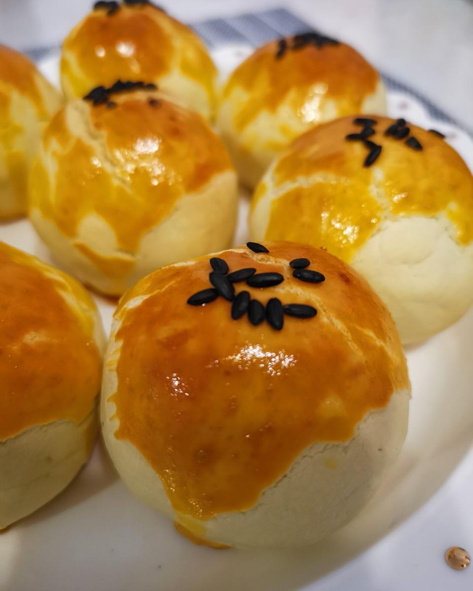 《Tinrry+》菠萝蛋黄酥（超快手、免揉、不用开酥）