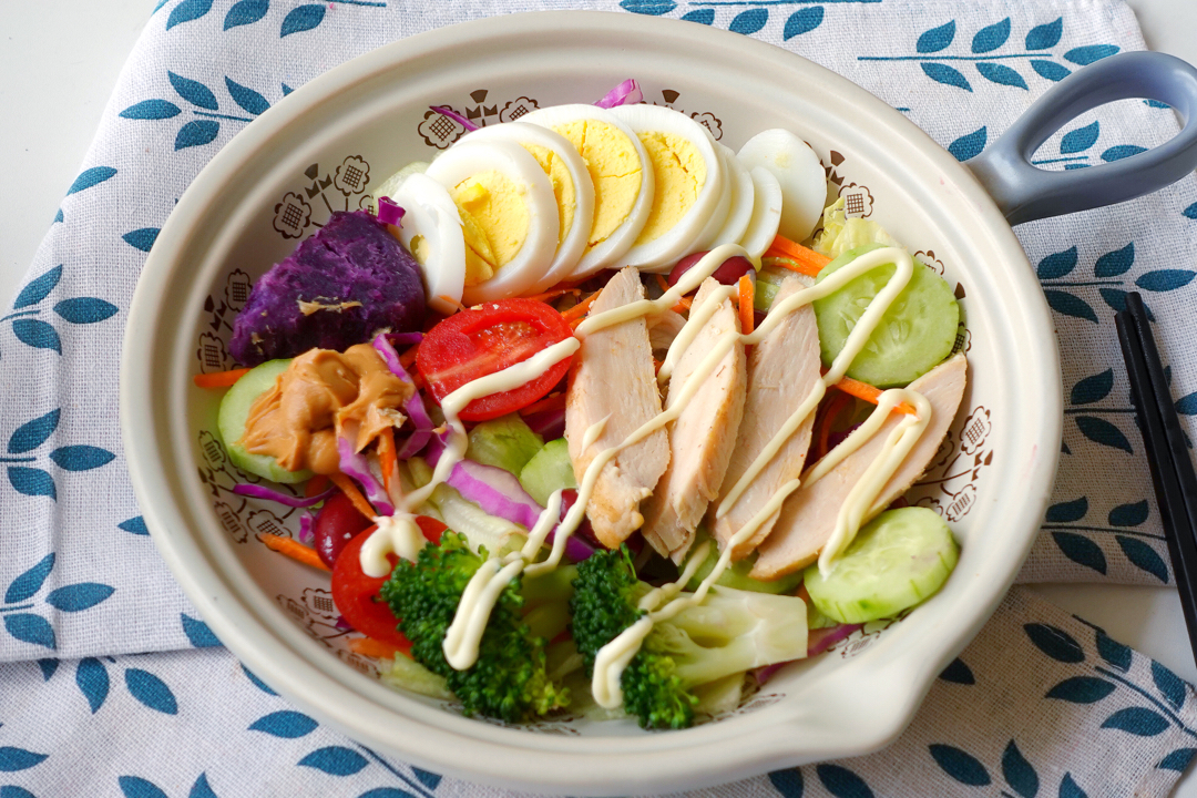 鸡胸肉蔬菜沙拉，简单高颜值，减脂期必备